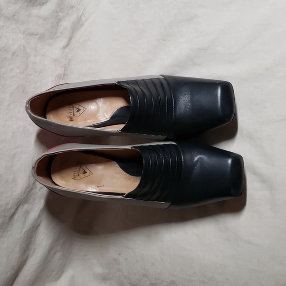 John Fluevog Portside Chunky Heel Color Block Pump - Picture 3 of 12